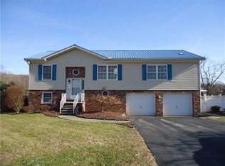 124 Emerald Dr, Hunker, PA 15639
