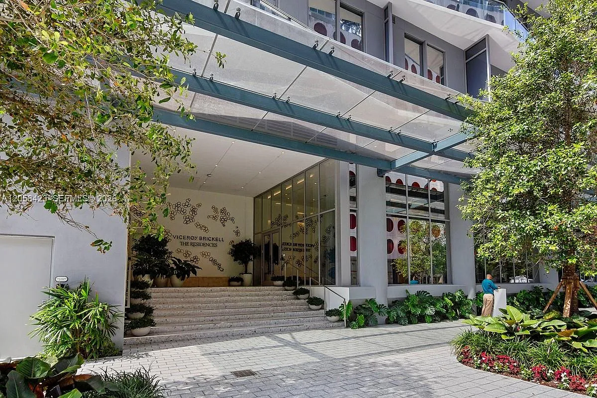 Viceroy Brickell Condo — Photo 2