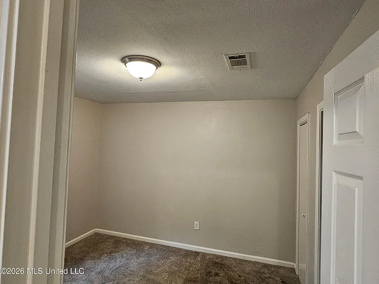 227 Lawrence Rd — Photo 8
