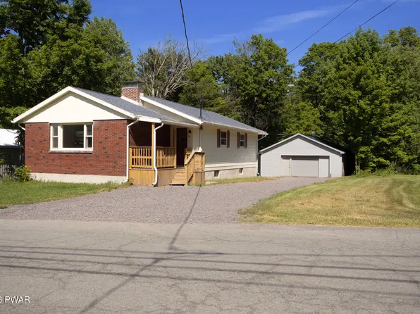 60 Center St, Covington Township, PA 18424