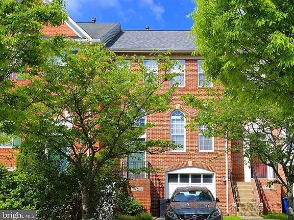 2nd image of 13716 Valley Oak Cir