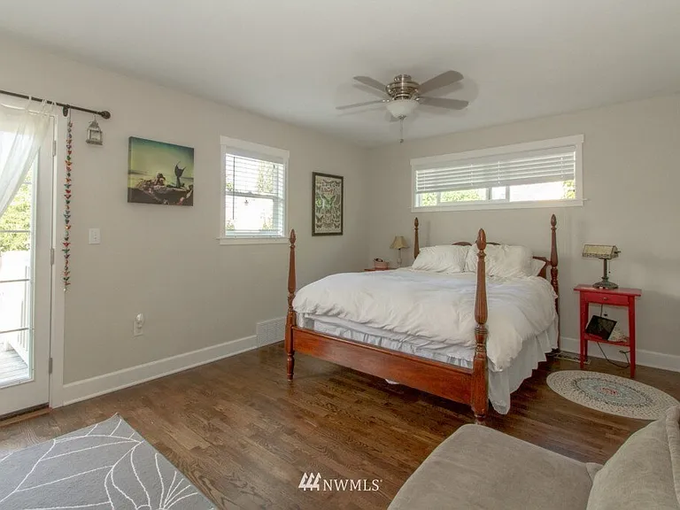 3909 N 12th St — Photo 5