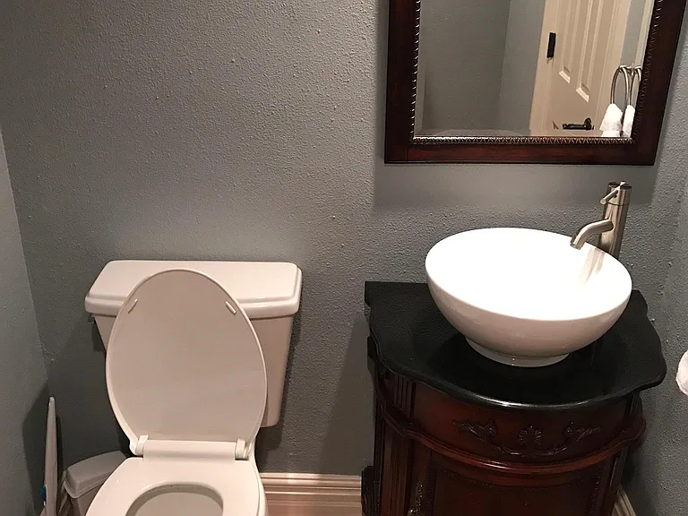 1/2 bath