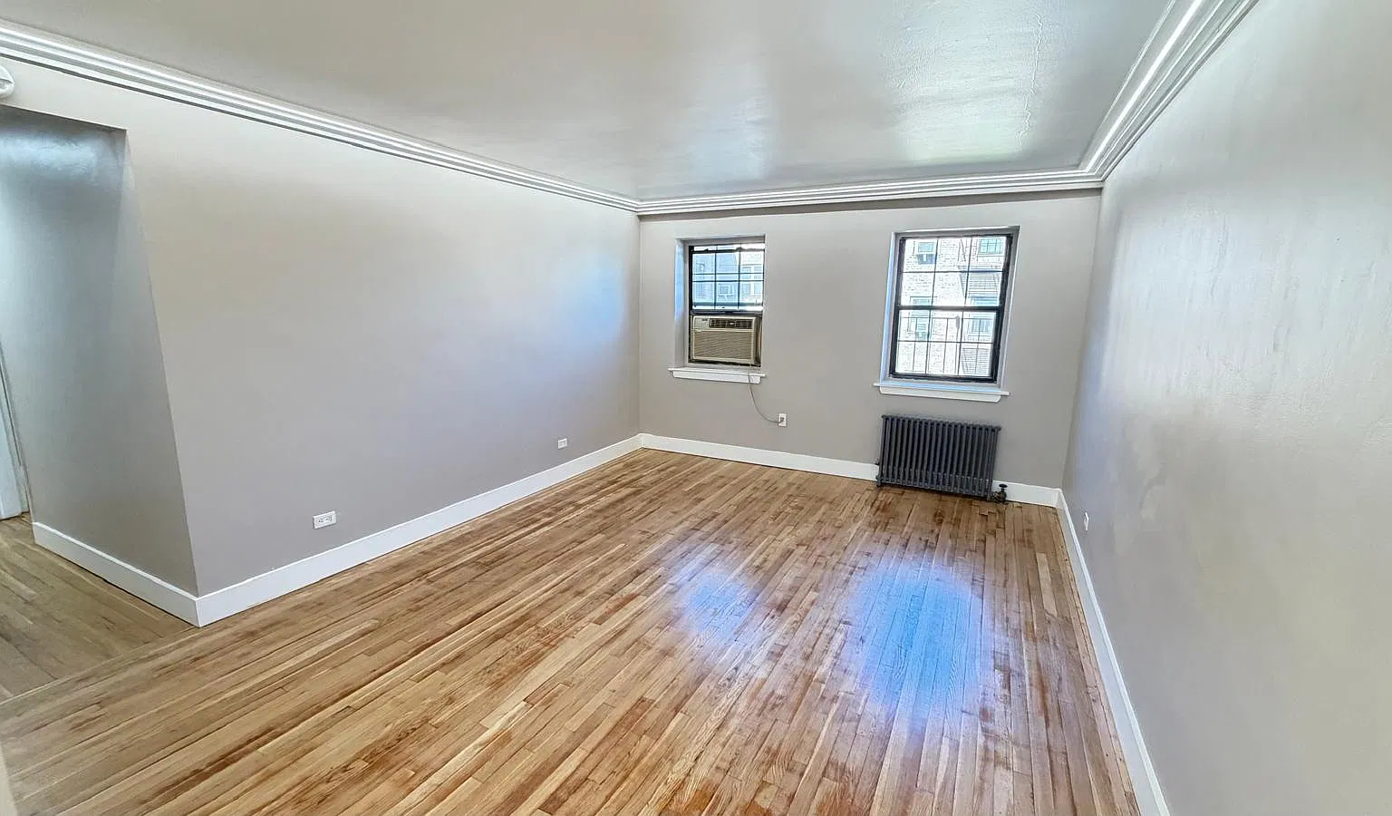 1 bed, 850 sqft, $2,200 — Photo 3