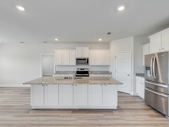 3rd image of 30520 Willie Dr