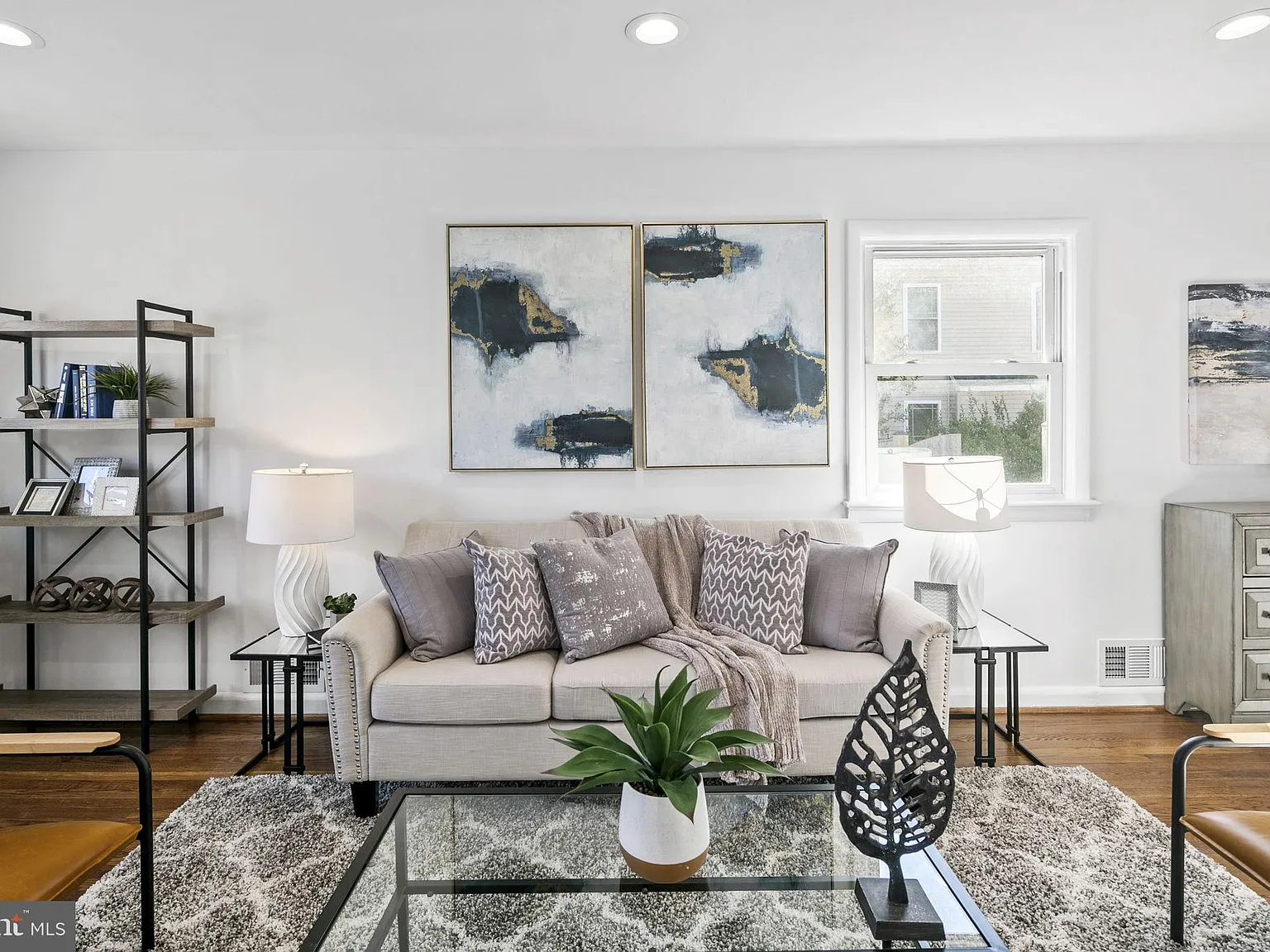 4 bed, 2.0 bath, 1122 sqft, $4,500 — Photo 3