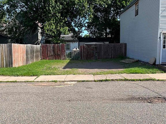 3rd image of 415 E High St