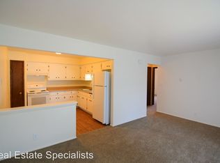 218 Lewis St APT 8, Elkhorn, WI 53121