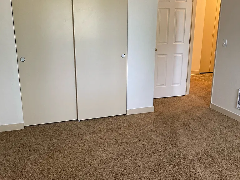 Premier Apartments — Photo 22