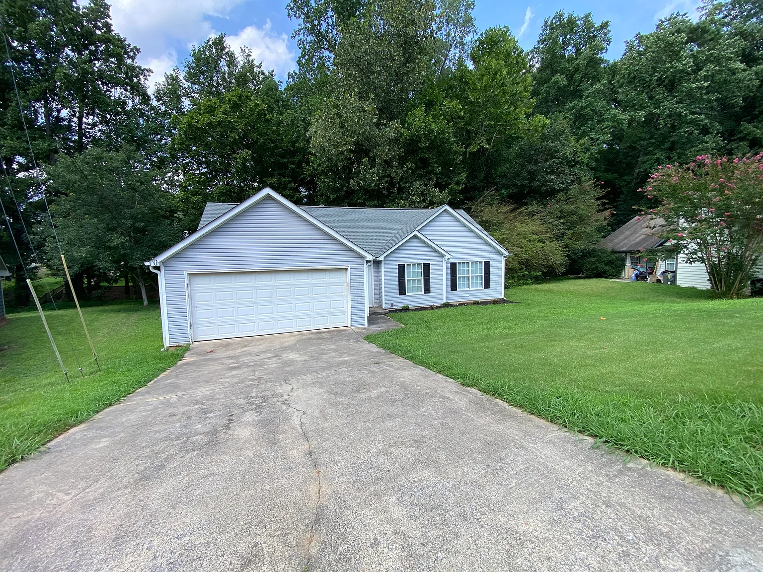 3 bed, 1250 sqft, $1,950 — Photo 2