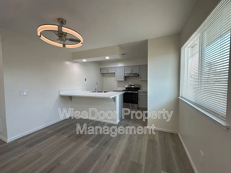 2 bed, 1.0 bath, 780 sqft, $1,995 — Photo 3