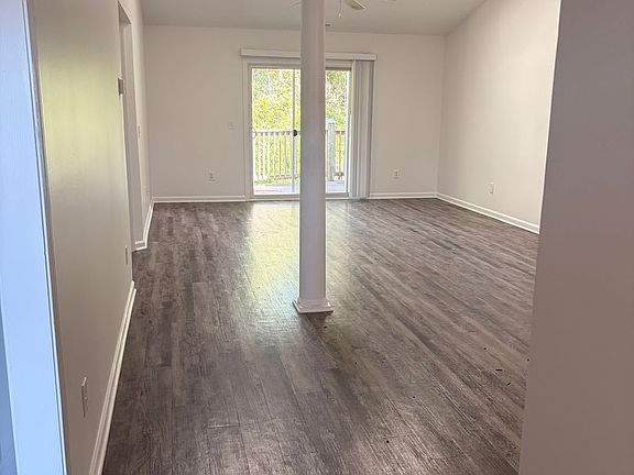 3rd image of 4617 McClelland Dr #H-201