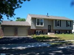 9 Mango Ct, Sicklerville, NJ 08081
