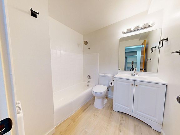 3rd image of 2850 15th Ave W APT 103