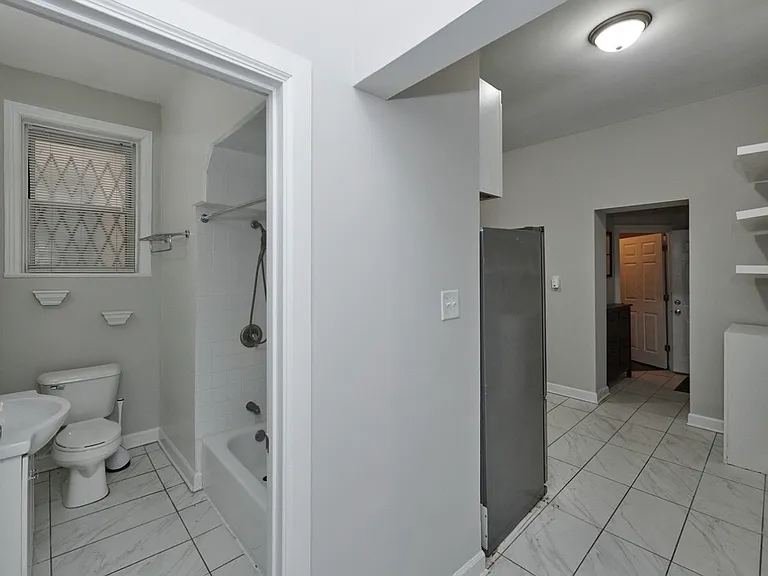 618 E 50th Pl #1 — Photo 10