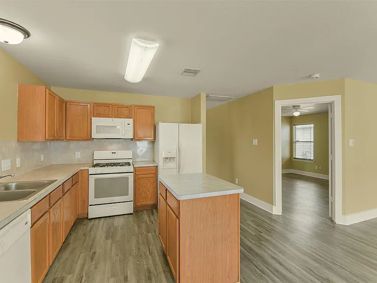 19403 Wann Park Dr — Photo 8