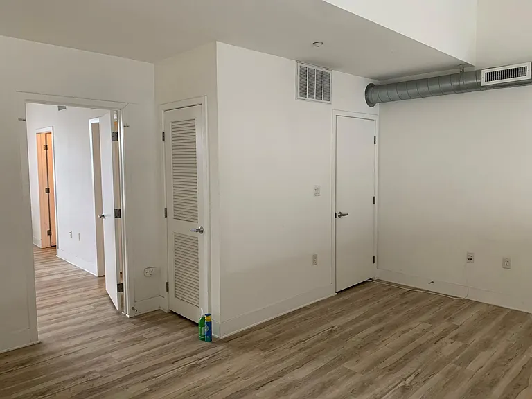534 S Brea Blvd — Photo 11