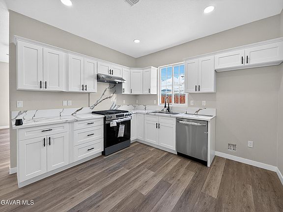 5th image of 8668 S Loop Blvd