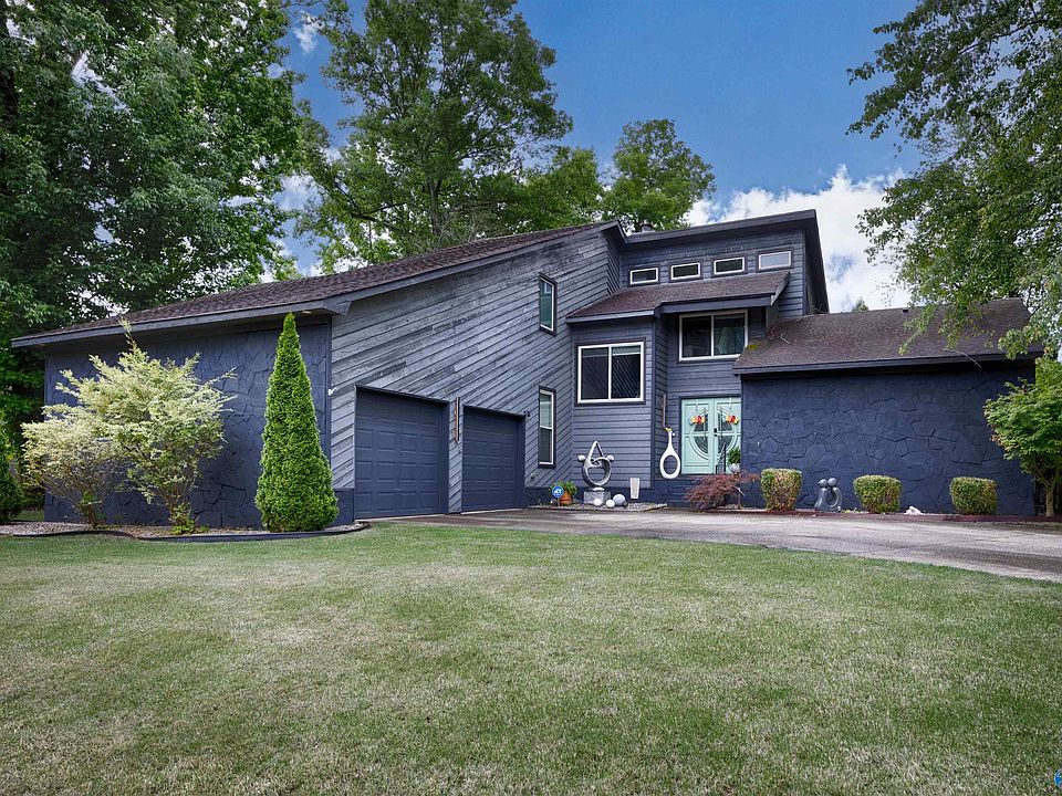 1st image of 148 Kingswood Dr