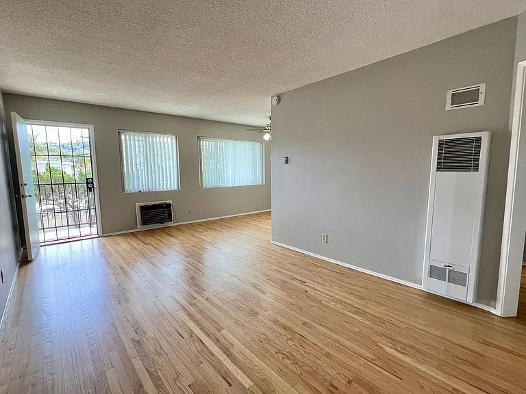110 W. Renette Ave. — Photo 3