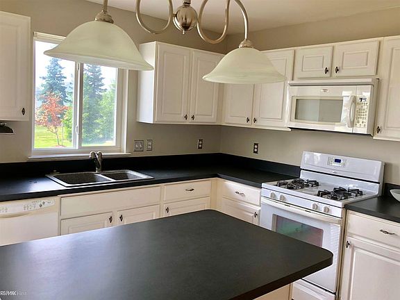 2nd image of 18038 Marsal Dr