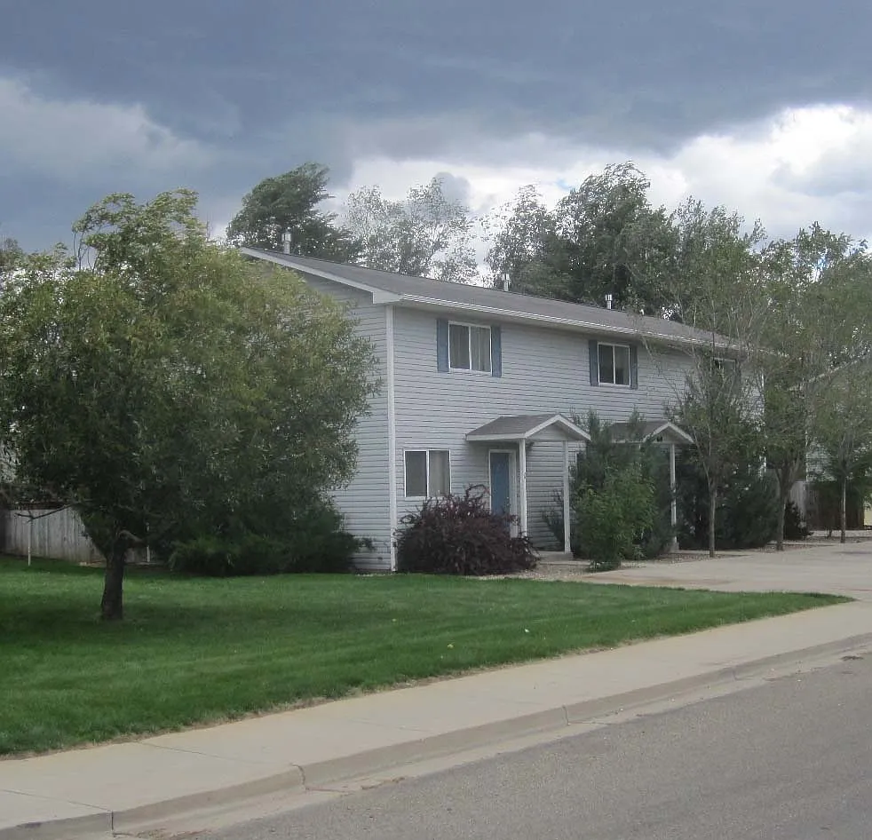 610 S Cedar Street — Photo 2