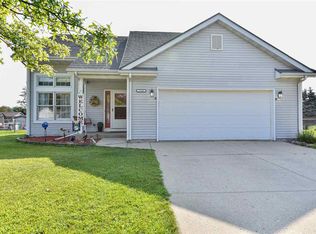 3760 Wildflower Ln, Janesville, WI 53548