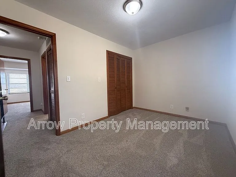 1340 S Jackson St — Photo 9