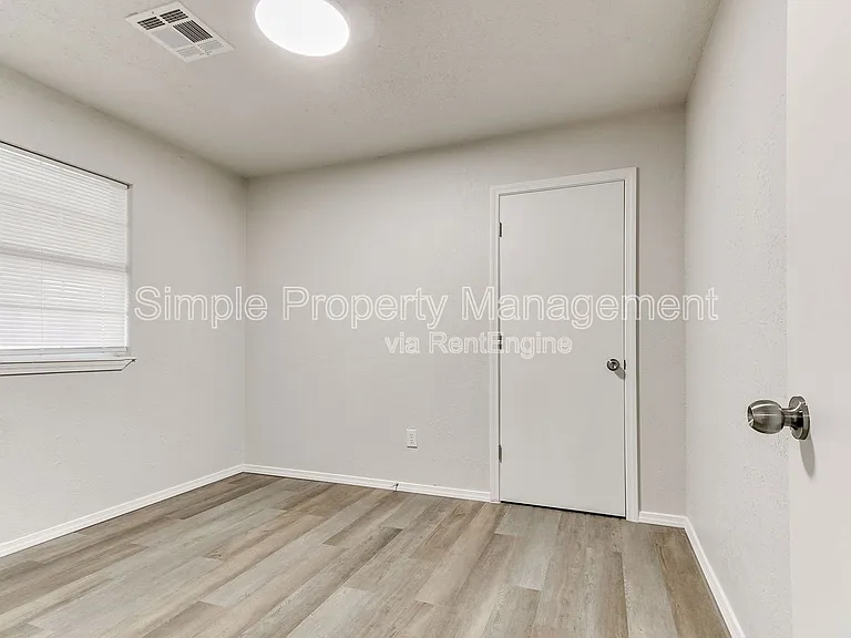5832 NW 31st Ter #3 — Photo 8