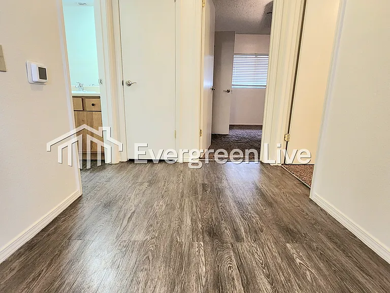 2252 Taos Ct — Photo 11