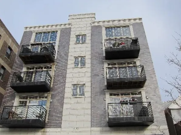 6745 N Clark St, Chicago, IL 60626