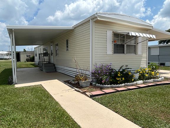 3rd image of 634 Moffatt Pl