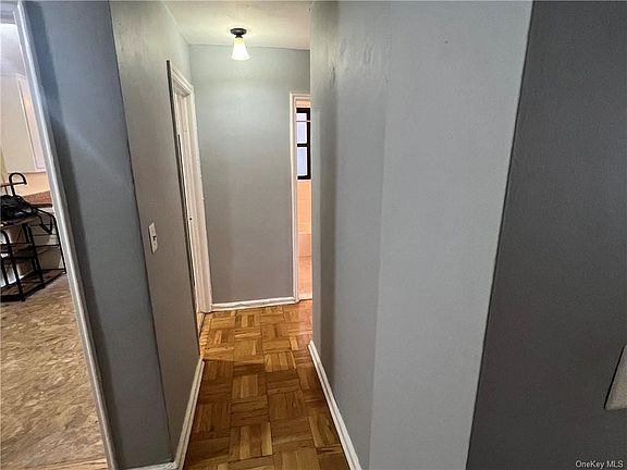 5th image of 237 N Broadway APT 1d