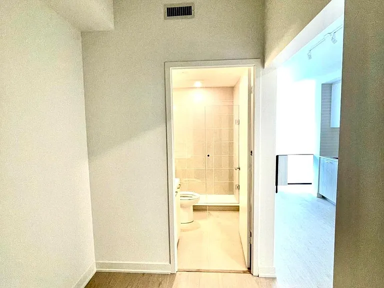 65 Mutual St #1502 — Photo 12