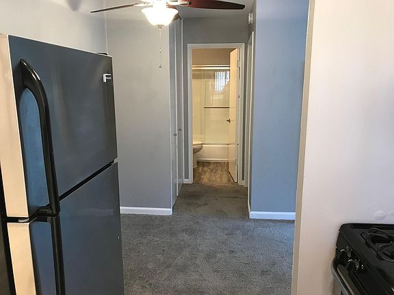 Kitchen to dinette