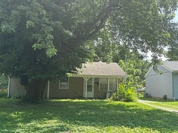 326 W I St, Belleville, IL 62226