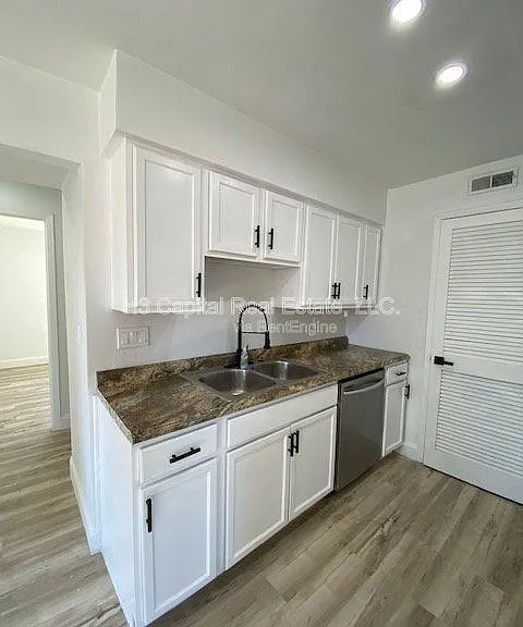 11-17 Kensington Heights — Photo 23