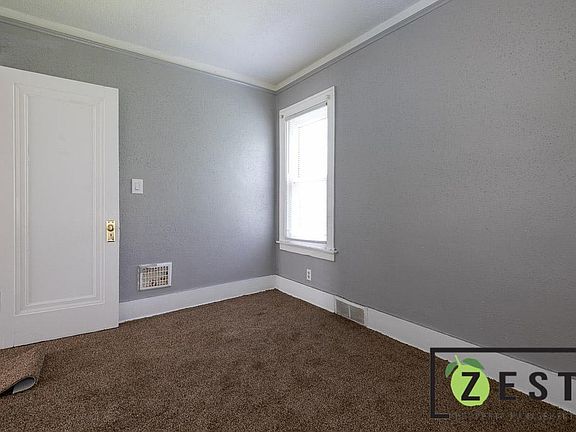 3rd image of 1-16544 Asbury Ave #1
