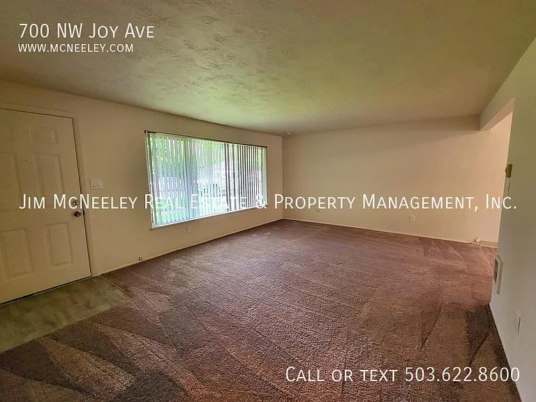 700 NW Joy Ave — Photo 4