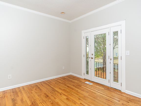 5th image of 2052 Township Dr