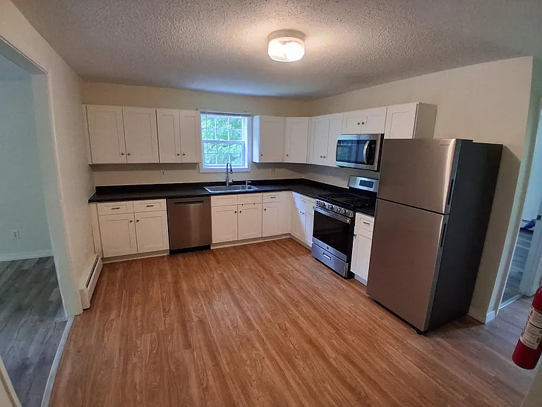 391 School St #6 — Photo 8