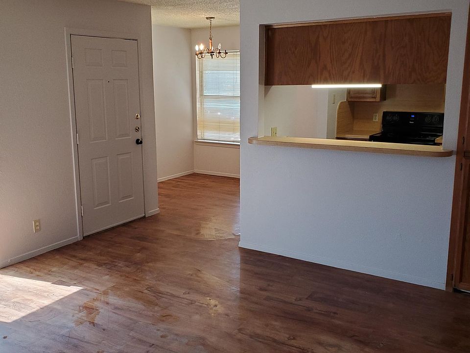1st image of 3908 Camelot St #C