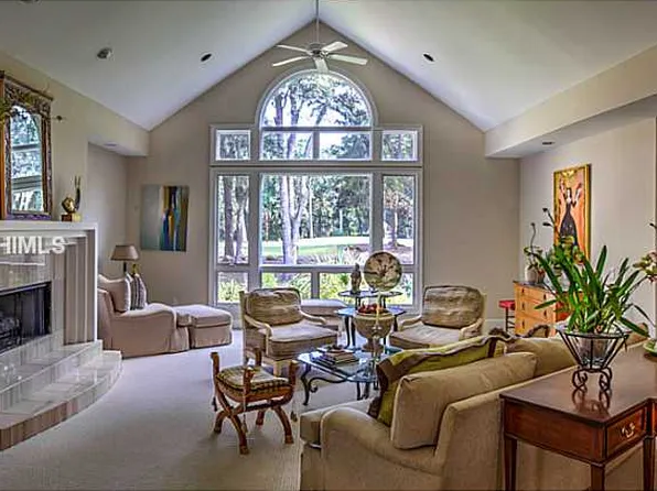 64 Forest Lake Dr, Daufuskie Island, SC 29915