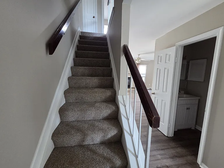 314 Falling Ln — Photo 8