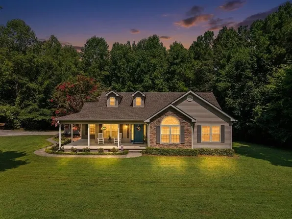 684 Ellis Cir, Chatsworth, GA 30705