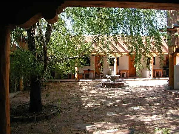 Extra large Courtyard