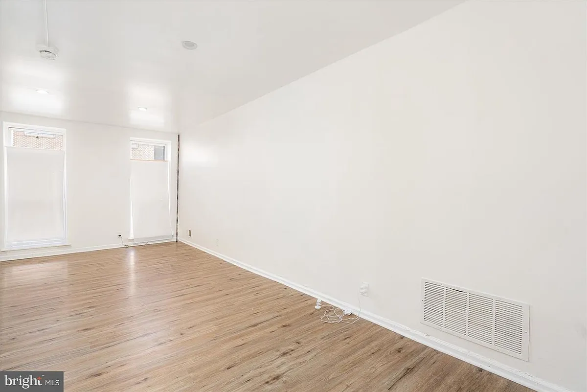 Building Photo - 1715 W Lexington St #1F