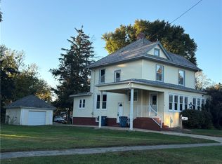715 S 4th St, Hoopeston, IL 60942