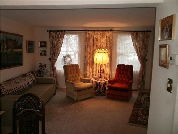 4th image of 59 Chapel Glen Dr