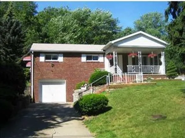 326 McIntosh Dr, Coraopolis, PA 15108
